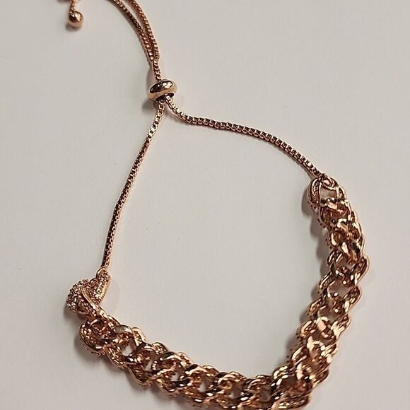 Elegant Rose Gold Bracelet - Picture 3 of 3
